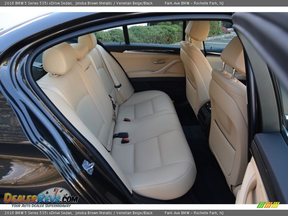 2016 BMW 5 Series 535i xDrive Sedan Jotoba Brown Metallic / Venetian Beige/Black Photo #24