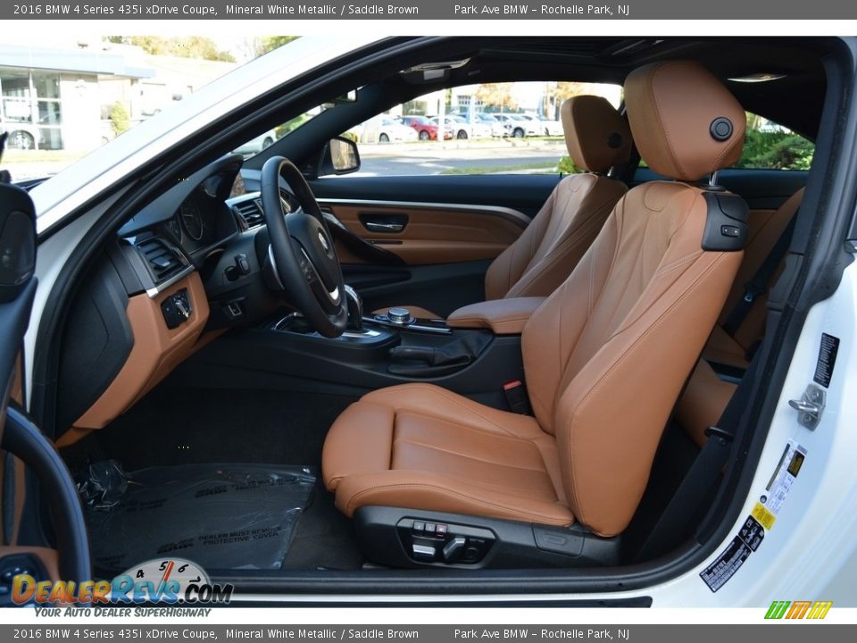 Front Seat of 2016 BMW 4 Series 435i xDrive Coupe Photo #12