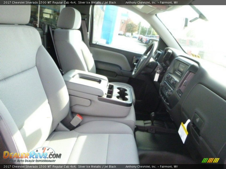 2017 Chevrolet Silverado 1500 WT Regular Cab 4x4 Silver Ice Metallic / Jet Black Photo #9