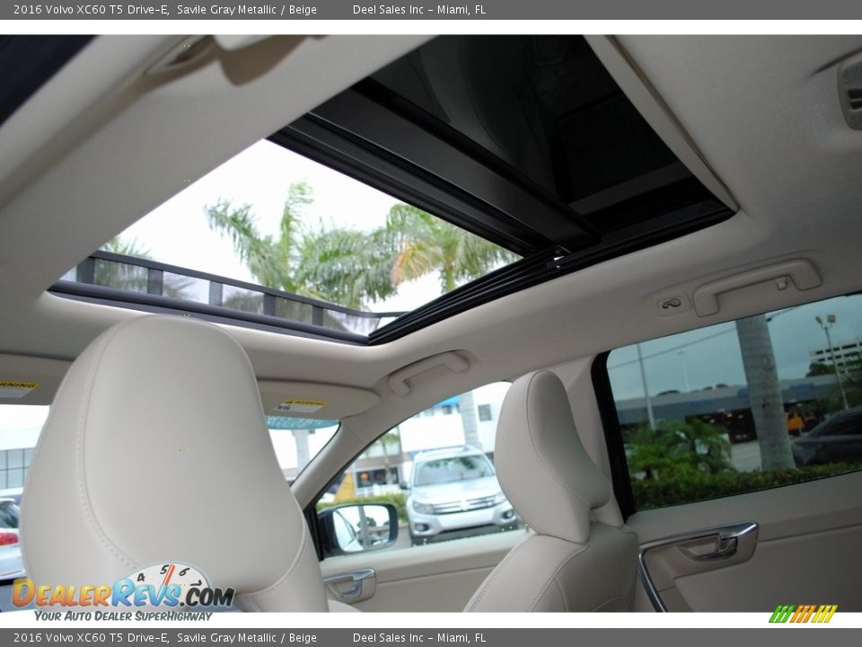 Sunroof of 2016 Volvo XC60 T5 Drive-E Photo #14