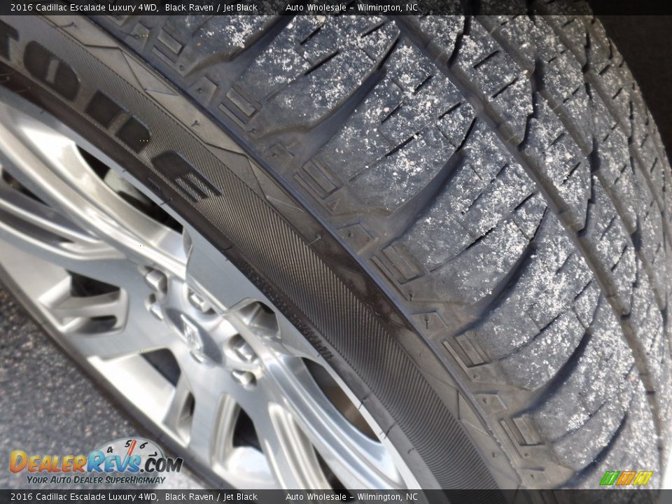 2016 Cadillac Escalade Luxury 4WD Black Raven / Jet Black Photo #9