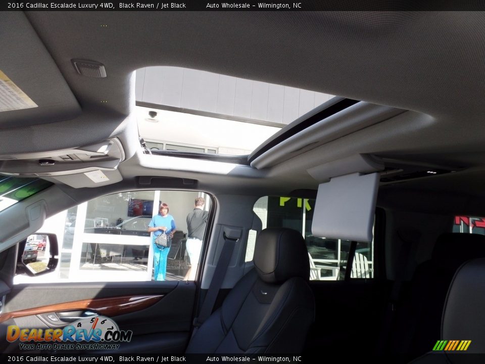 2016 Cadillac Escalade Luxury 4WD Black Raven / Jet Black Photo #12