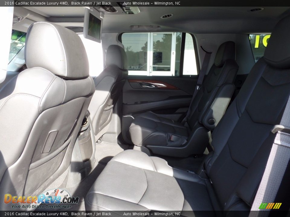 2016 Cadillac Escalade Luxury 4WD Black Raven / Jet Black Photo #13