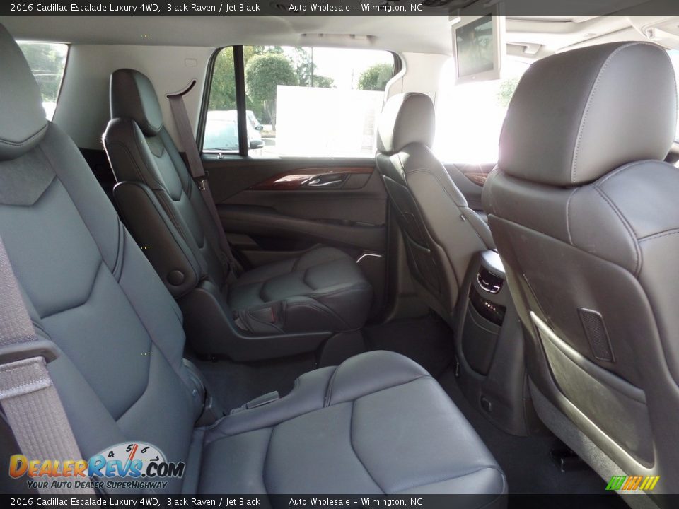2016 Cadillac Escalade Luxury 4WD Black Raven / Jet Black Photo #15
