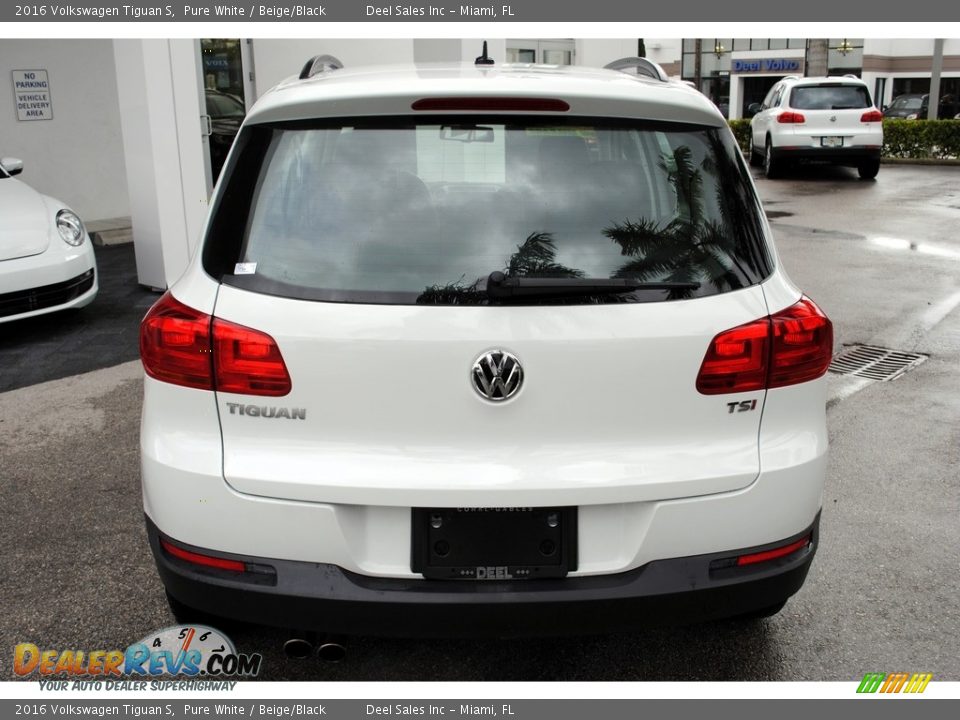 2016 Volkswagen Tiguan S Pure White / Beige/Black Photo #8