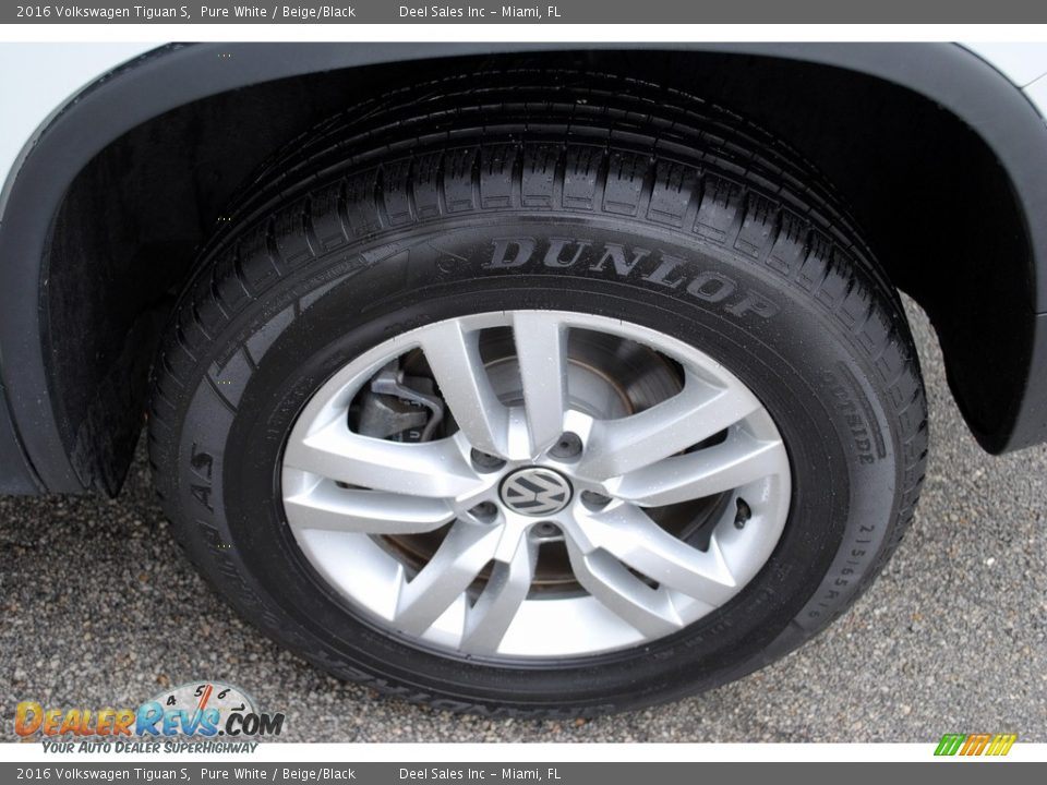 2016 Volkswagen Tiguan S Pure White / Beige/Black Photo #11