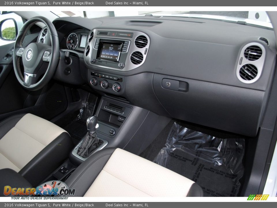 2016 Volkswagen Tiguan S Pure White / Beige/Black Photo #18