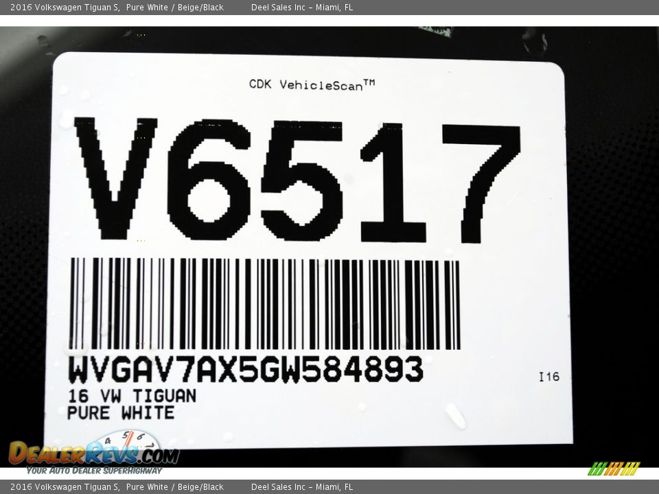 2016 Volkswagen Tiguan S Pure White / Beige/Black Photo #20