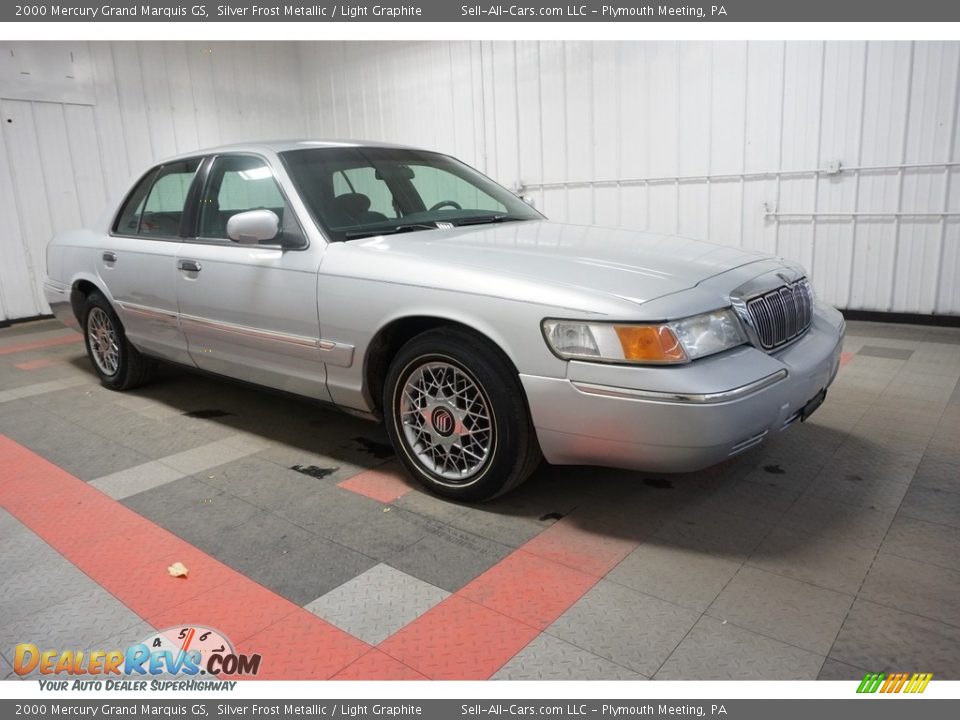 Front 3/4 View of 2000 Mercury Grand Marquis GS Photo #5