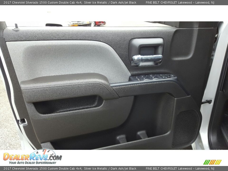 2017 Chevrolet Silverado 1500 Custom Double Cab 4x4 Silver Ice Metallic / Dark Ash/Jet Black Photo #6