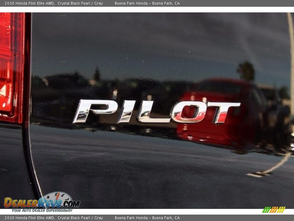 2016 Honda Pilot Elite AWD Crystal Black Pearl / Gray Photo #3