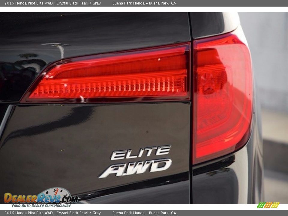 2016 Honda Pilot Elite AWD Crystal Black Pearl / Gray Photo #4