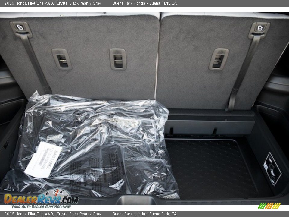 2016 Honda Pilot Elite AWD Crystal Black Pearl / Gray Photo #17