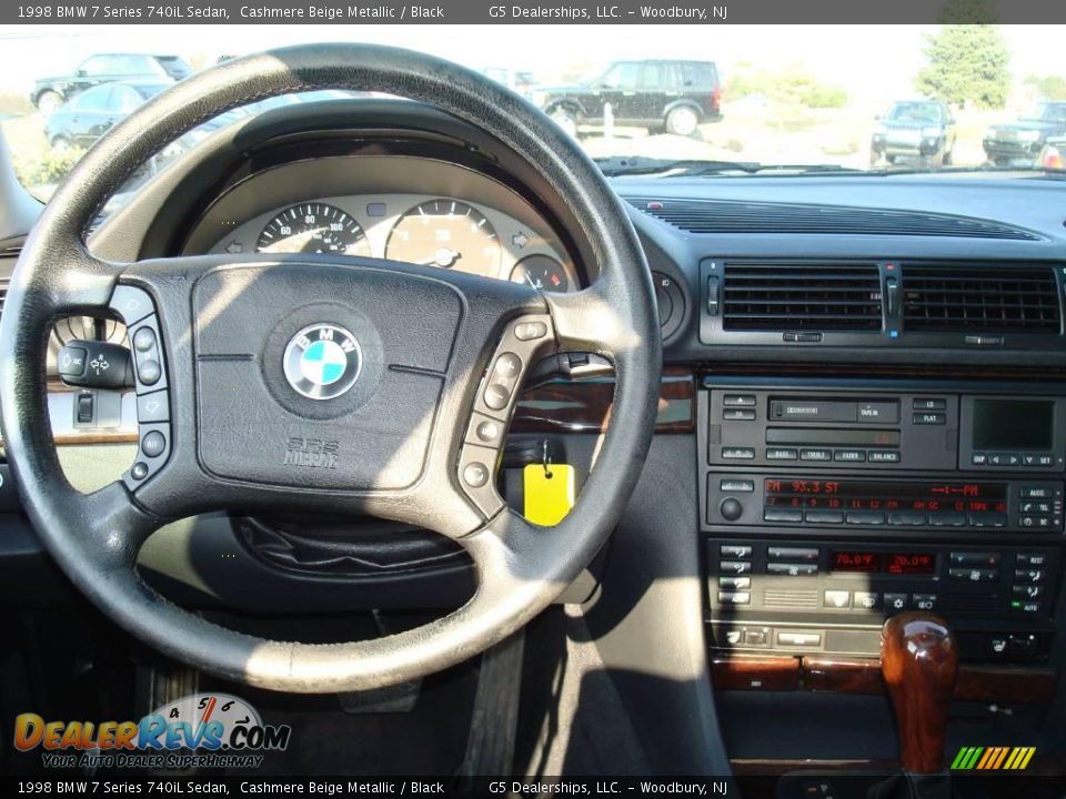 1998 BMW 7 Series 740iL Sedan Cashmere Beige Metallic / Black Photo #23