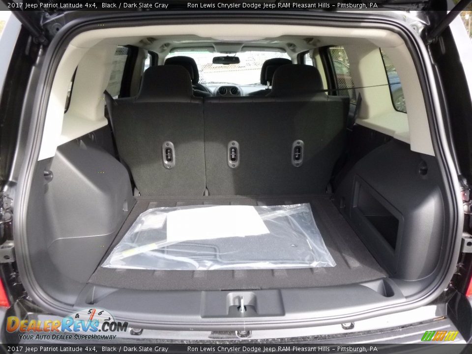 2017 Jeep Patriot Latitude 4x4 Black / Dark Slate Gray Photo #5
