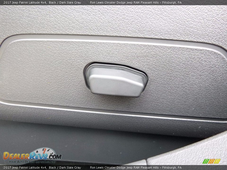 2017 Jeep Patriot Latitude 4x4 Black / Dark Slate Gray Photo #16
