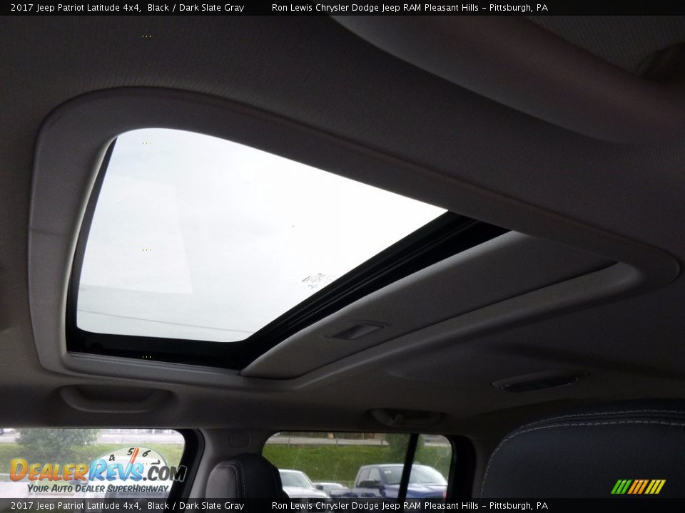 2017 Jeep Patriot Latitude 4x4 Black / Dark Slate Gray Photo #17