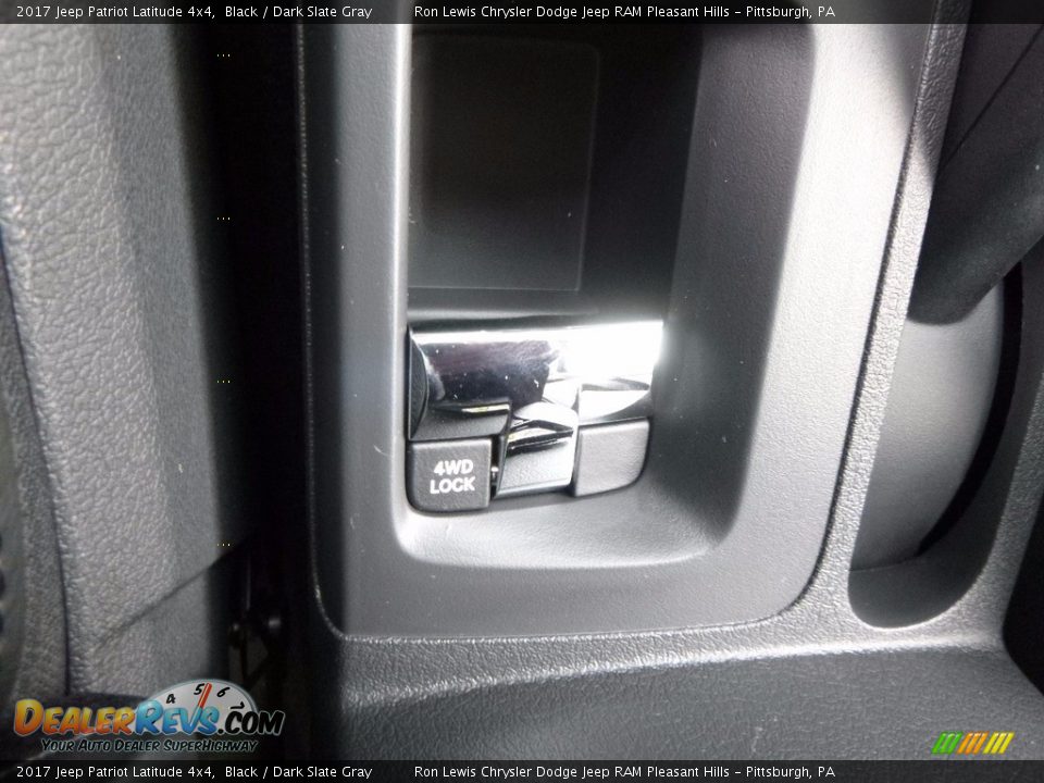 2017 Jeep Patriot Latitude 4x4 Black / Dark Slate Gray Photo #19
