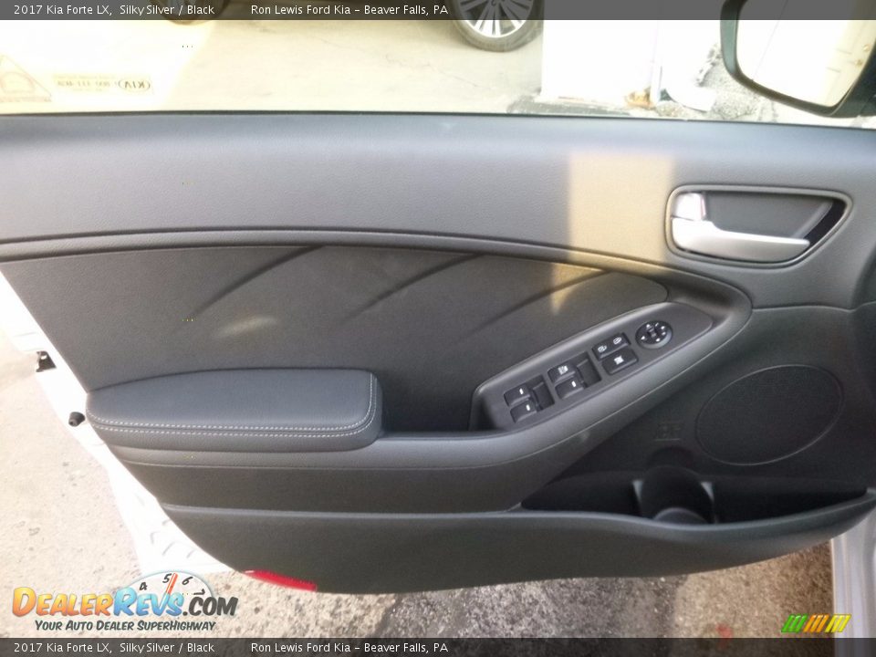 2017 Kia Forte LX Silky Silver / Black Photo #14