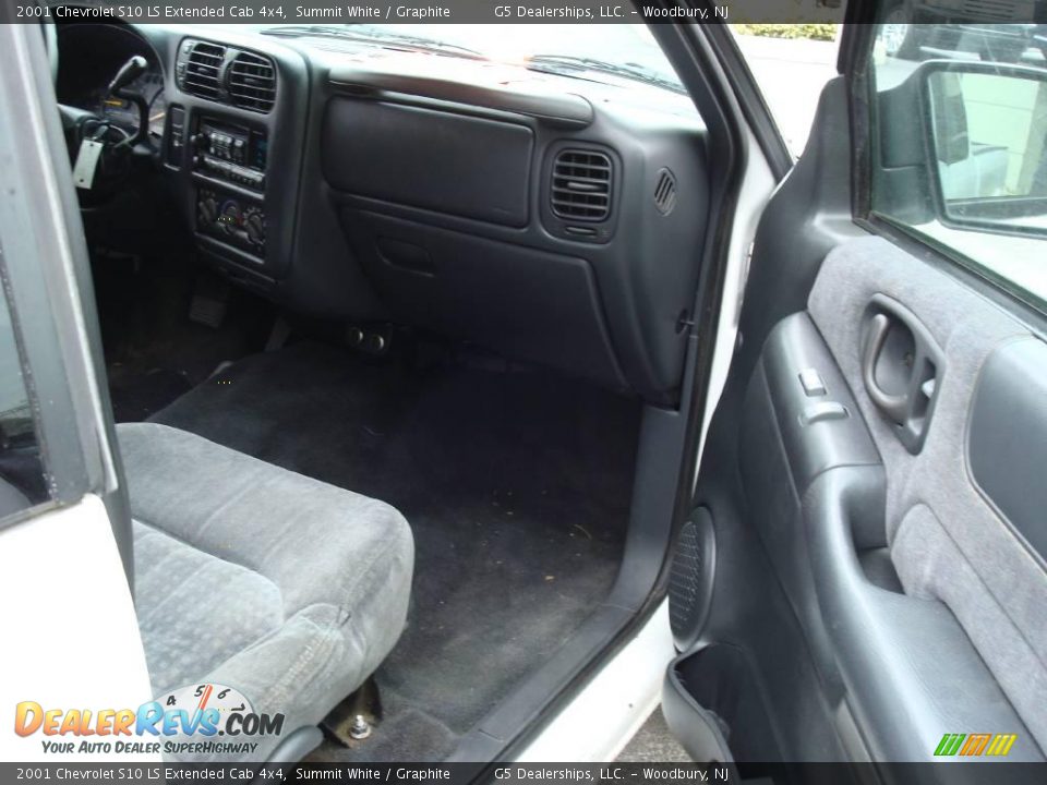 2001 Chevrolet S10 LS Extended Cab 4x4 Summit White / Graphite Photo #15
