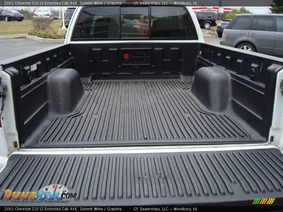 2001 Chevrolet S10 LS Extended Cab 4x4 Summit White / Graphite Photo #17