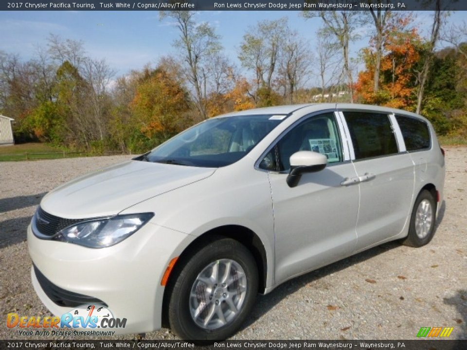 Front 3/4 View of 2017 Chrysler Pacifica Touring Photo #1