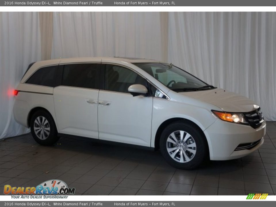 2016 Honda Odyssey EX-L White Diamond Pearl / Truffle Photo #5