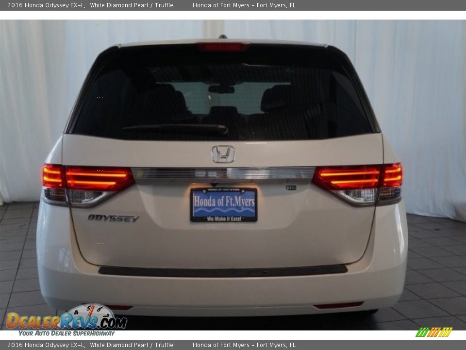 2016 Honda Odyssey EX-L White Diamond Pearl / Truffle Photo #7