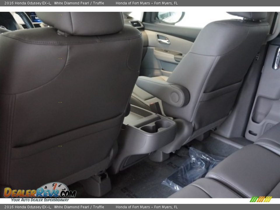 2016 Honda Odyssey EX-L White Diamond Pearl / Truffle Photo #17