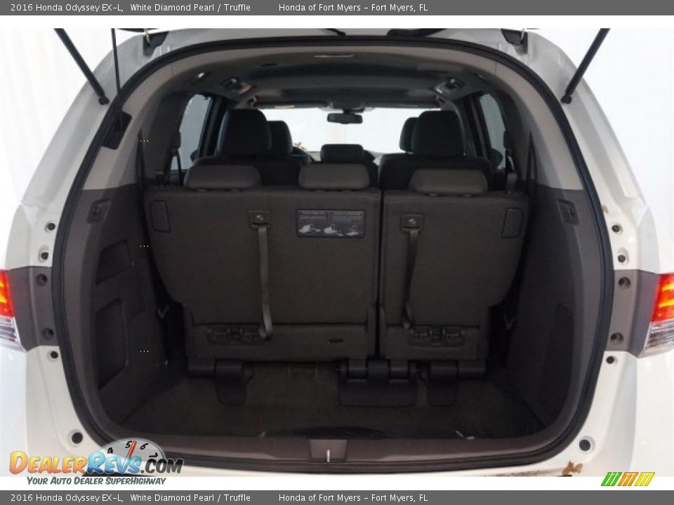 2016 Honda Odyssey EX-L White Diamond Pearl / Truffle Photo #20