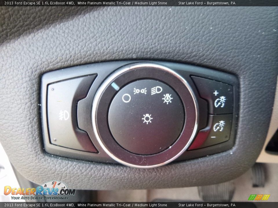 2013 Ford Escape SE 1.6L EcoBoost 4WD White Platinum Metallic Tri-Coat / Medium Light Stone Photo #17