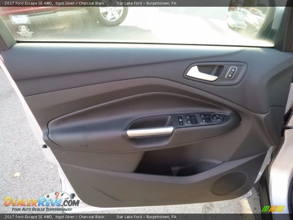 2017 Ford Escape SE 4WD Ingot Silver / Charcoal Black Photo #12
