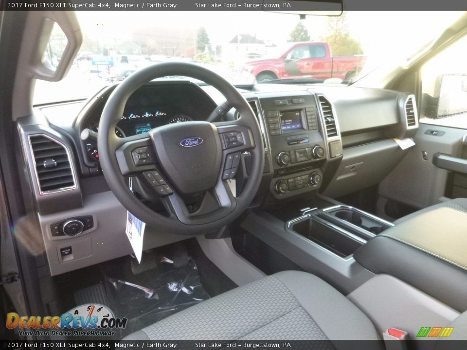 Earth Gray Interior - 2017 Ford F150 XLT SuperCab 4x4 Photo #12