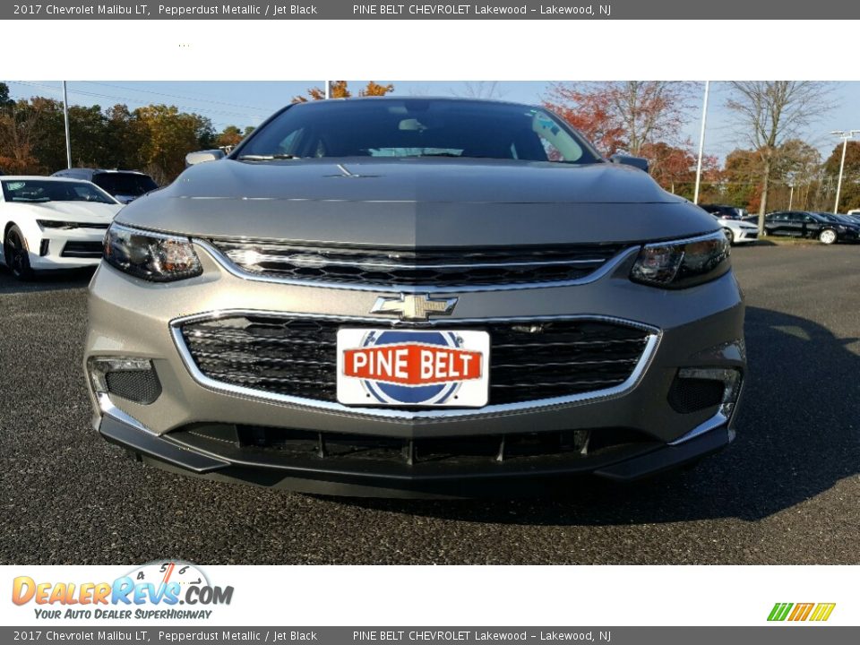 2017 Chevrolet Malibu LT Pepperdust Metallic / Jet Black Photo #2