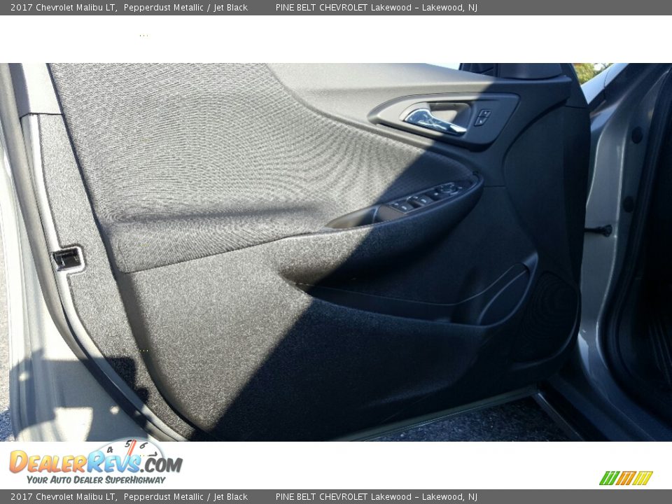 2017 Chevrolet Malibu LT Pepperdust Metallic / Jet Black Photo #6