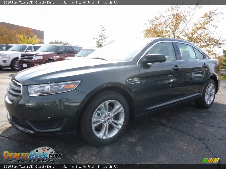 2016 Ford Taurus SE Guard / Dune Photo #4