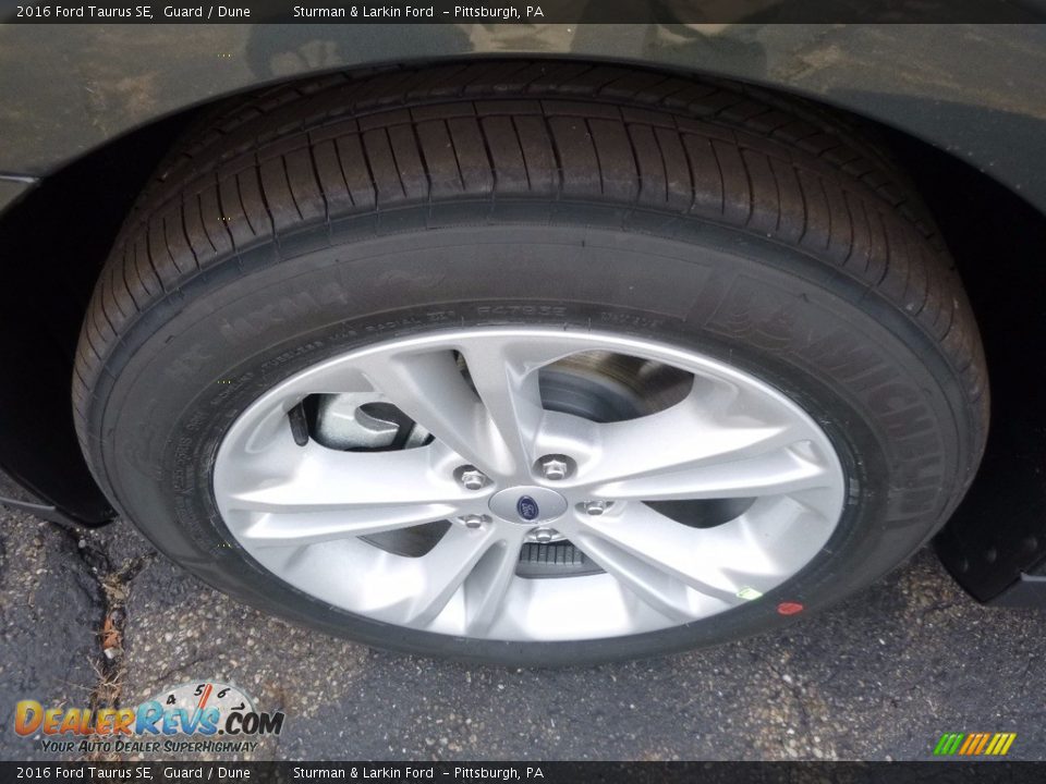 2016 Ford Taurus SE Guard / Dune Photo #5