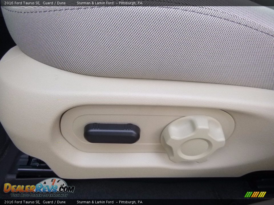 2016 Ford Taurus SE Guard / Dune Photo #11