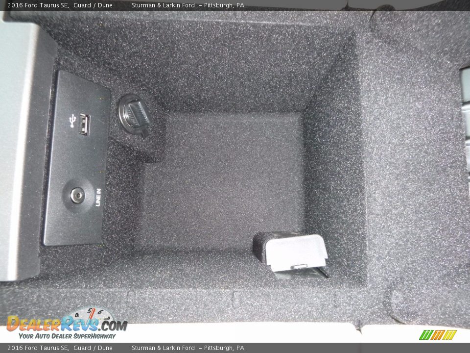 2016 Ford Taurus SE Guard / Dune Photo #14