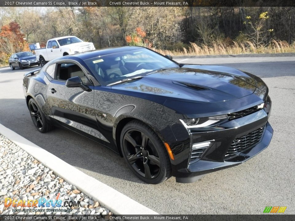 Front 3/4 View of 2017 Chevrolet Camaro SS Coupe Photo #9