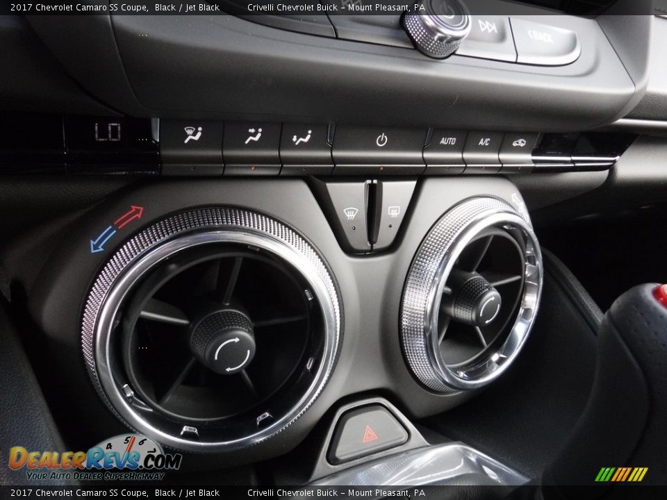 Controls of 2017 Chevrolet Camaro SS Coupe Photo #22