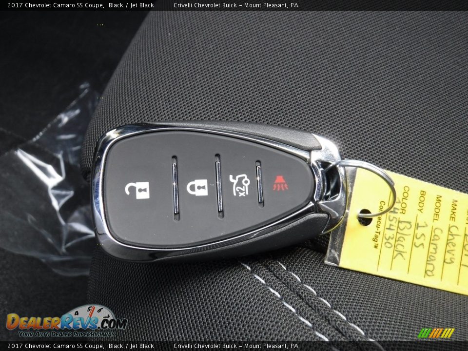 Keys of 2017 Chevrolet Camaro SS Coupe Photo #31