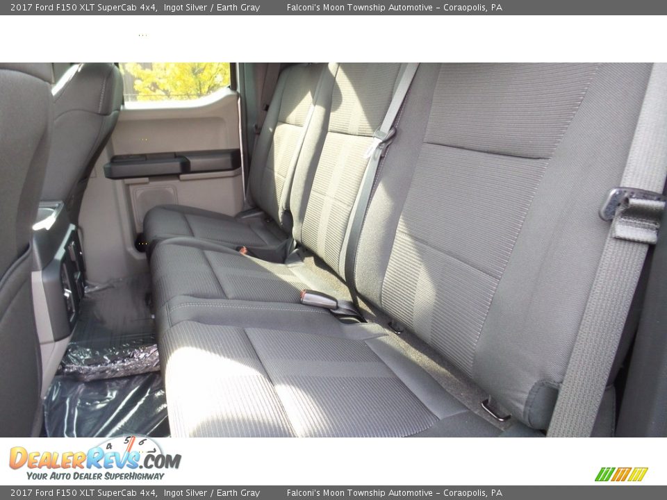 Rear Seat of 2017 Ford F150 XLT SuperCab 4x4 Photo #11