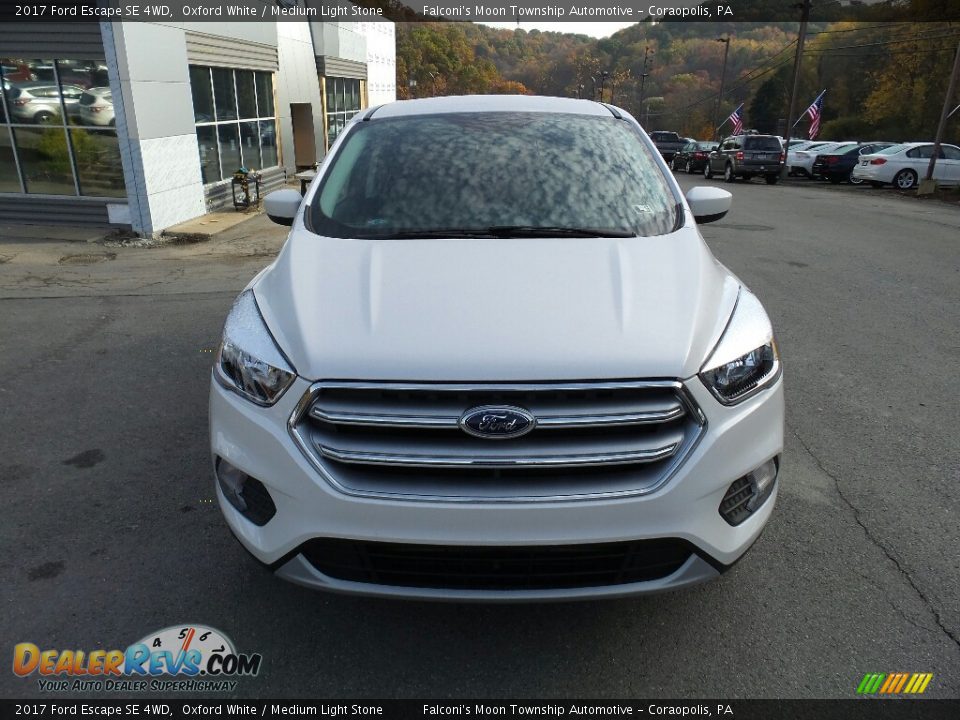 2017 Ford Escape SE 4WD Oxford White / Medium Light Stone Photo #3