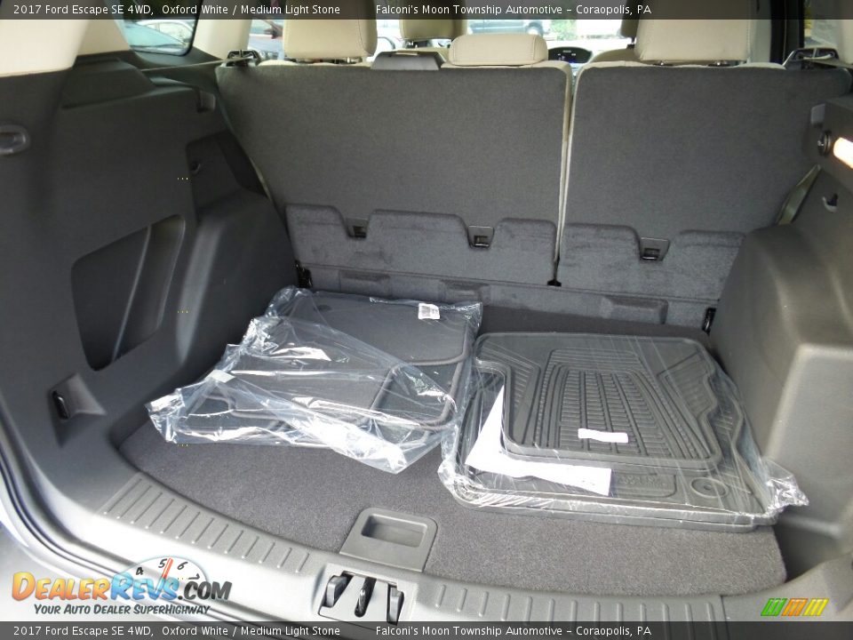 2017 Ford Escape SE 4WD Oxford White / Medium Light Stone Photo #7