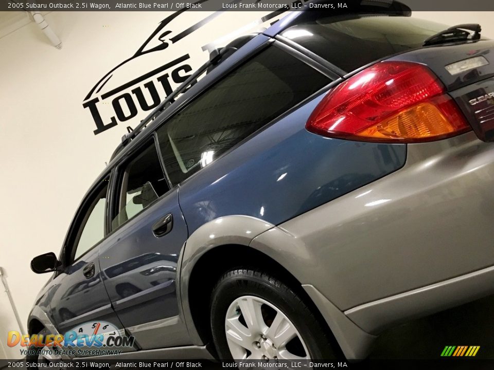 2005 Subaru Outback 2.5i Wagon Atlantic Blue Pearl / Off Black Photo #16