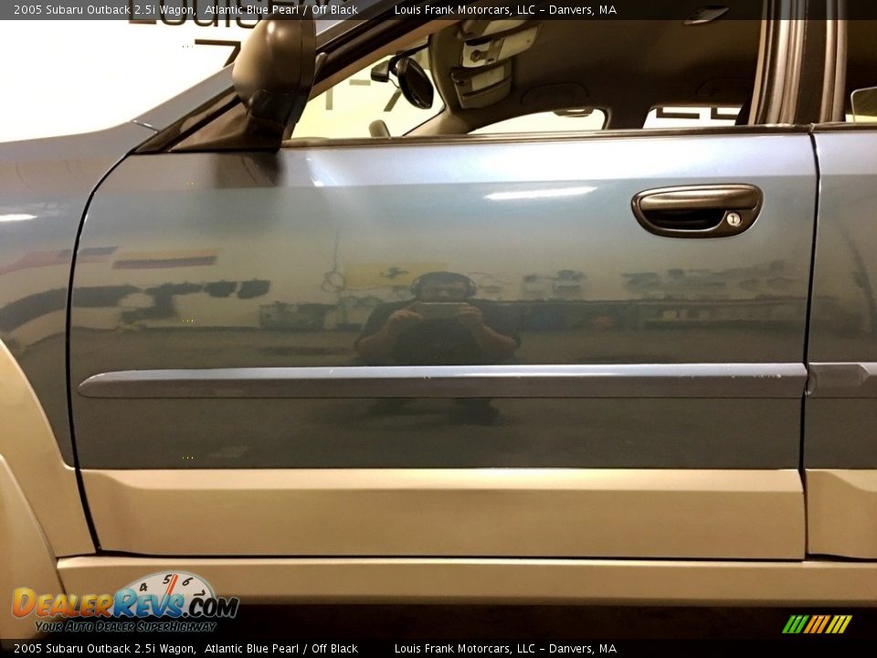 2005 Subaru Outback 2.5i Wagon Atlantic Blue Pearl / Off Black Photo #25