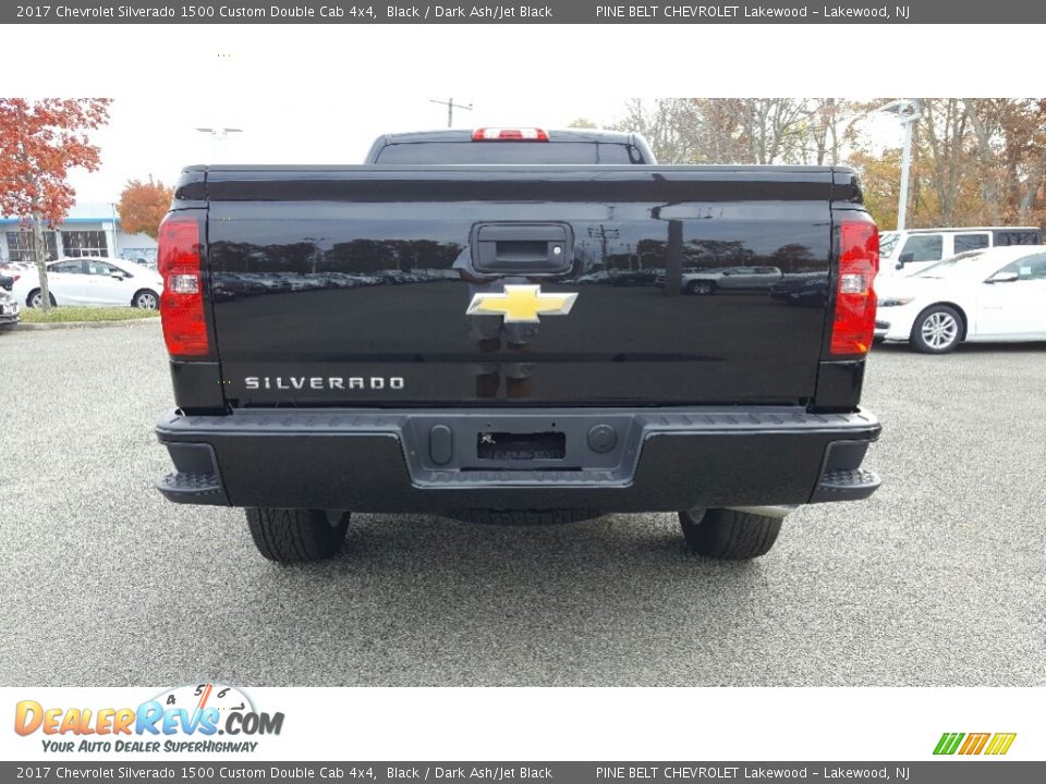 2017 Chevrolet Silverado 1500 Custom Double Cab 4x4 Black / Dark Ash/Jet Black Photo #5
