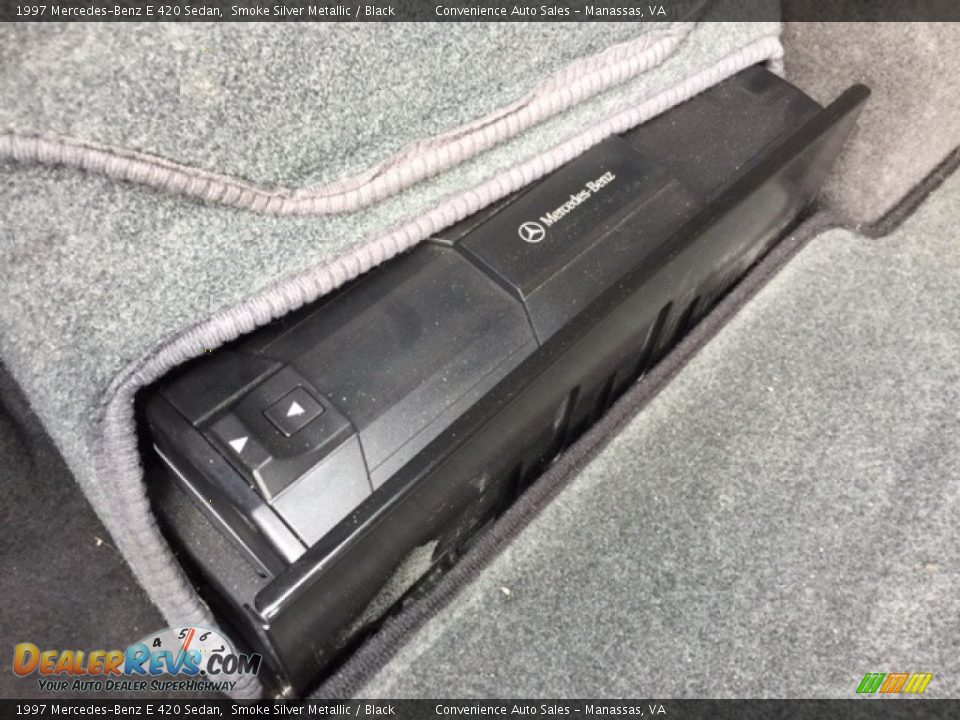 1997 Mercedes-Benz E 420 Sedan Smoke Silver Metallic / Black Photo #19