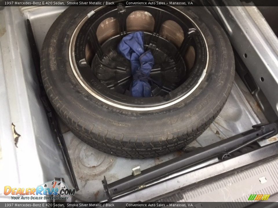 1997 Mercedes-Benz E 420 Sedan Smoke Silver Metallic / Black Photo #20